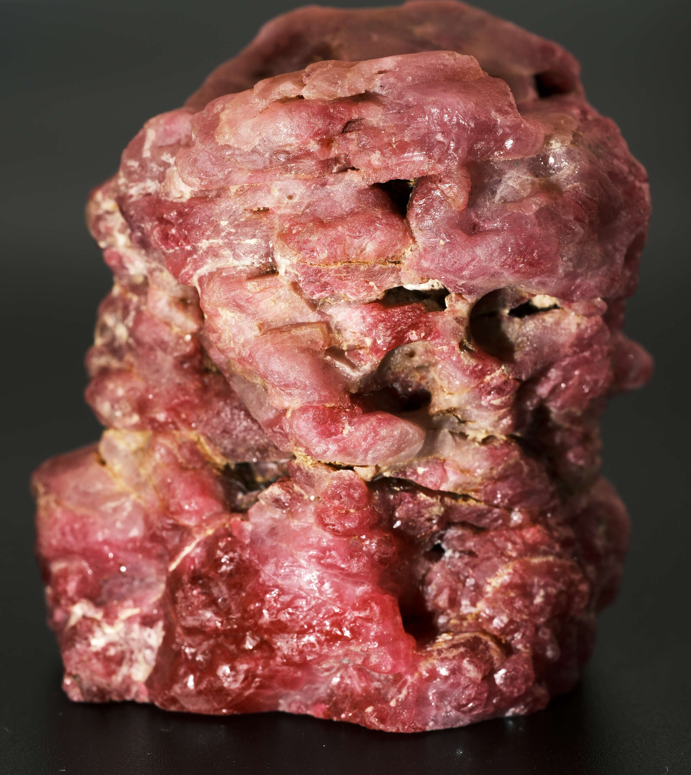 Large rough Burmese Mogôk ruby specimen weighing 178.8 grams with natural crystal surfaces